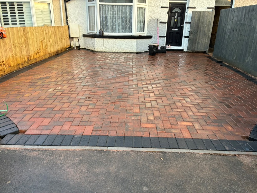 Brindle block paving driveway with a charcoal border